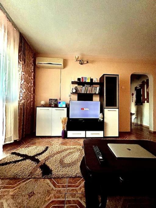 Ap 2 Cam Confortabile - Ab House Iasi Eksteriør billede